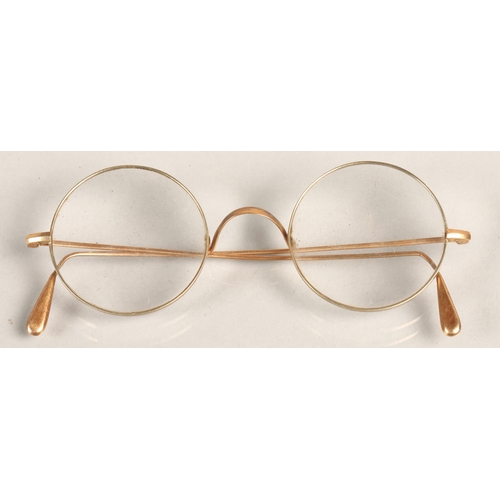 188 - 9 ct gold rimmed vintage spectacles in case 