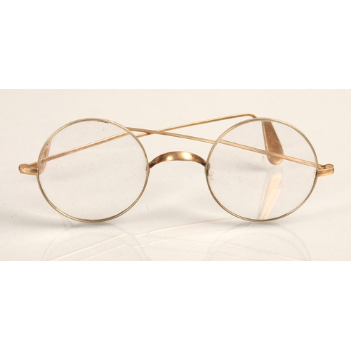 188 - 9 ct gold rimmed vintage spectacles in case 