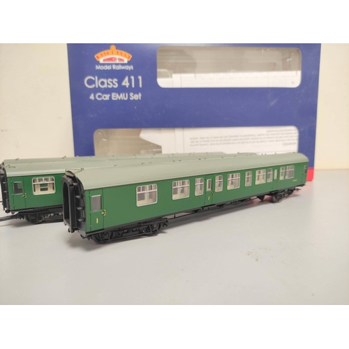 175 - Bachmann Branchline. Boxed 00 gauge Class 411 4 Car EMU rolling stock set. 31-425