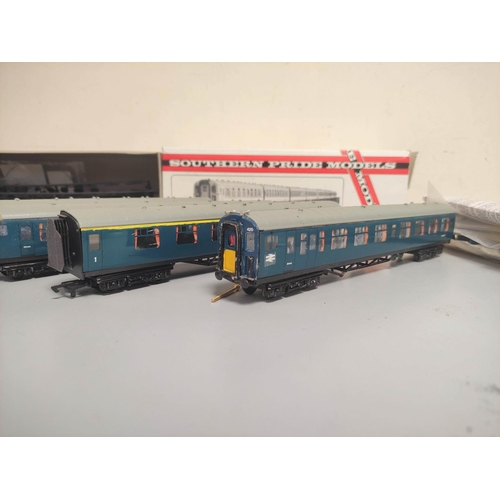 176 - Southern Pride Models. 4mm 00 gauge BR822 4-TC construction kit along with four passenger coaches. A... 