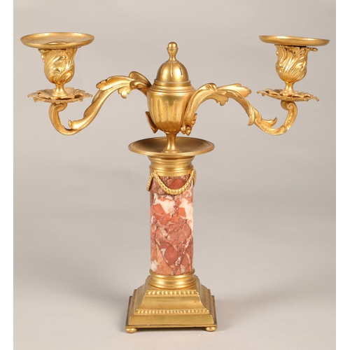 254 - Pair of gilt and marble garnitures, 25 cm high.