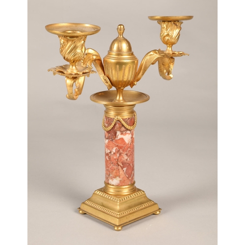 254 - Pair of gilt and marble garnitures, 25 cm high.