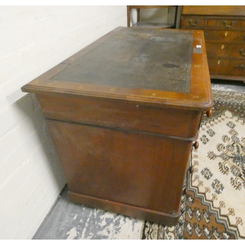 493 - Victorian mahogany pedestal desk the detachable top with tooled inset skiver bearing presentation pl... 