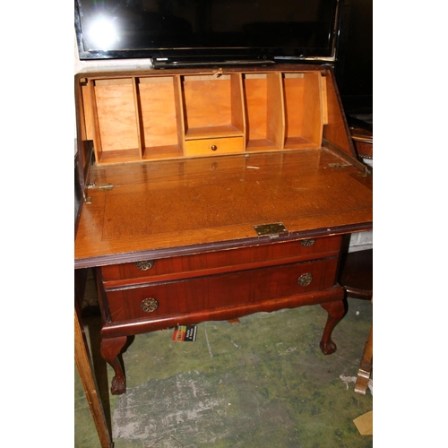 622 - Mahogany bureau.