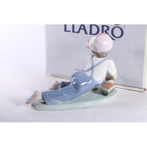 160 - Lladro porcelain figurine 07619 All Aboard (Todos Al Tren), 13cm tall, boxed.