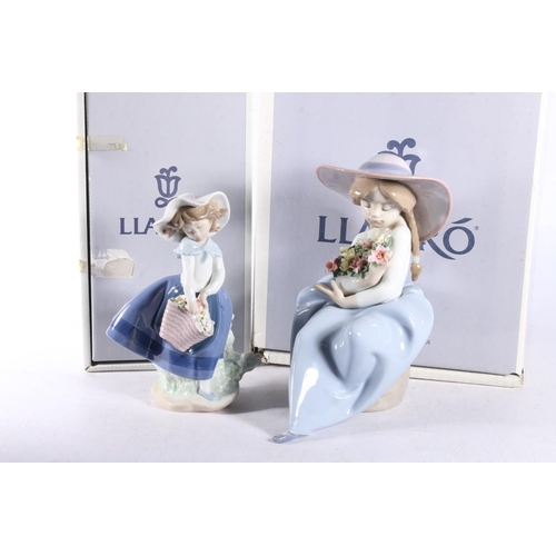 163 - Lladro porcelain figurine 05862 Fragrant Bouquet (Que Bonita es la Primavera, 21cm tall, (foot resto... 