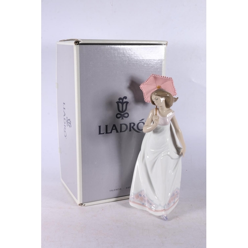 170 - Lladro porcelain figurine 07636 Afternoon Promenade (Bajo El Sol De Primavera), 26cm tall, boxed.