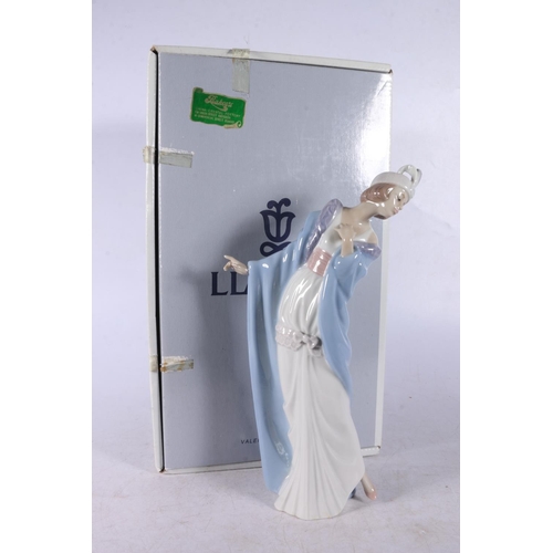 171 - Lladro porcelain figurine 5789 The Flirt (Dama De Salon), 24cm tall, boxed.