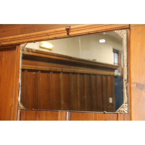 674 - Gilt framed wall mirror.