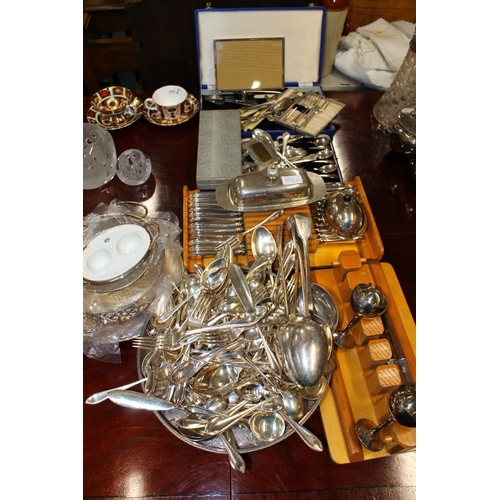 196A - Silver plated items to include a tray, flatware, butter dish etc.