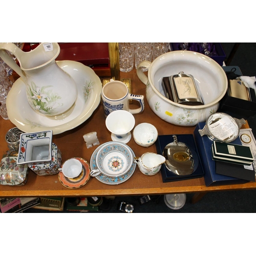 191 - Blakeney Ironstone jug and basin, a similar chamber pot, a brass Corinthian column candlestick, a Da... 