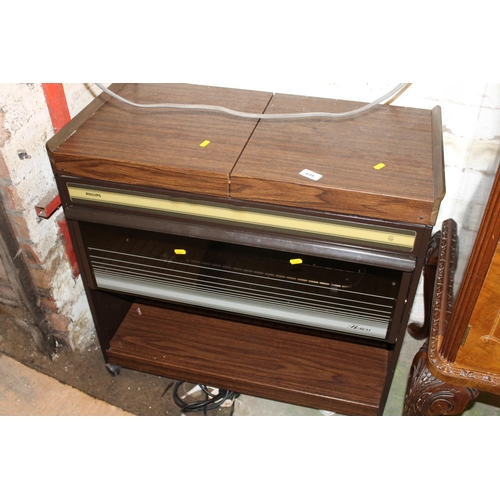 639 - Phillips hostess trolley with internal grill.