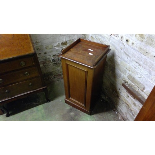 634 - Mahogany Pot cupboard