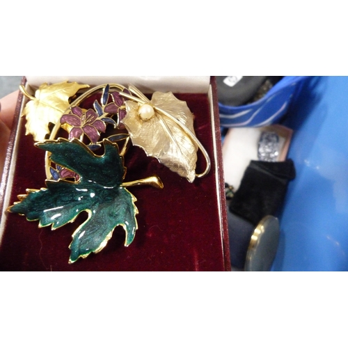 192 - Box of costume jewellery to include Charles Rennie Mackintosh-style and maple leaf brooches, beads e... 