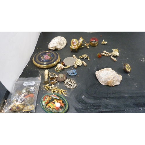 242 - Bag of costume jewellery and curios to include pair of Indian style white metal clan brooches, compa... 