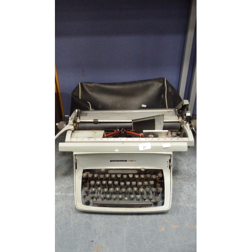 27 - Underwood Five typewriter, made in Canada.