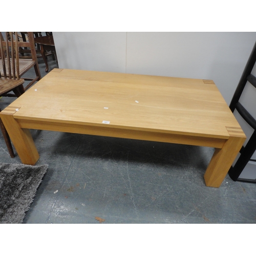 327 - Contemporary oak-effect coffee table.