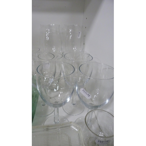 78 - Glassware to include a Georgian-style decanter, assorted crystal glasses, green glass bottle, glass ... 