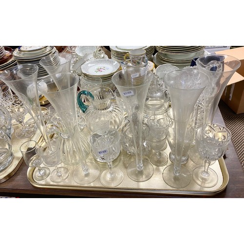 274 - Quantity of glassware to include crystal, jugs, wine glasses, etc