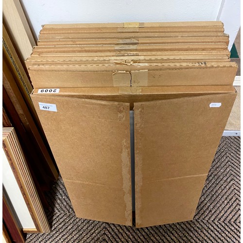 487 - Quantity of 11 Pirelli calendars