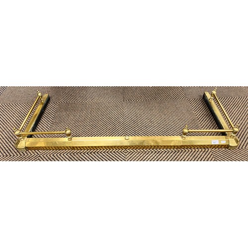 547 - Brass fireplace fender