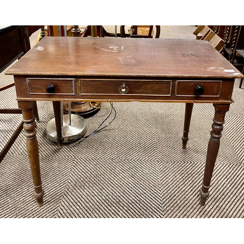 531 - Hall table with three fitted drawers, H 71.5cm, W 88.5cm, D 49.5cm