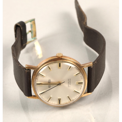 125 - Gold Roamer Gents watch, engraved on back, with guarantee dated 25.1.1977