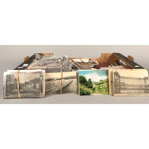 303 - Large quantity of assorted postcards