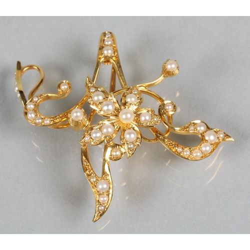 83 - 15 ct gold seed pearl brooch/ pendant.5.3 grams