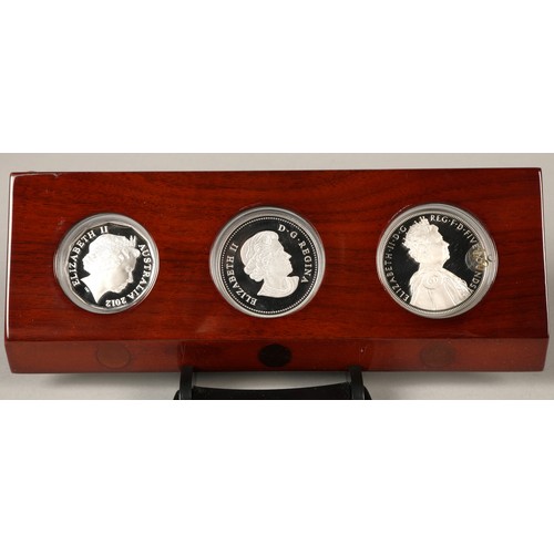 190 - The Queens Diamond Jubilee silver proof coin set ' The 2012 Royal silver set' in presentation box