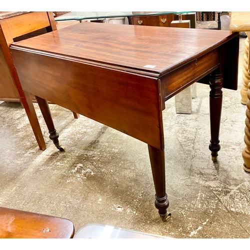 570 - Mahogany drop leaf table