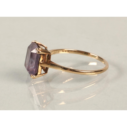 72 - 9 ct gold ring  with Smoky quartz stone