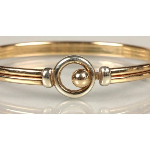 88 - 9 ct gold bangle,10 grams