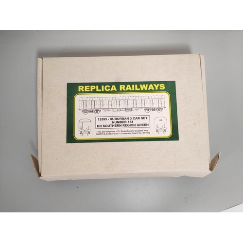 201 - Boxed Replica Railways 00 gauge Suburban 3 Car Set Number 154 BR Southern Region Green livery 12593.