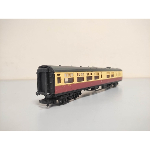 202 - Bachmann Branchline. Box containing a large collection of 00 gauge rolling stock models to include t... 