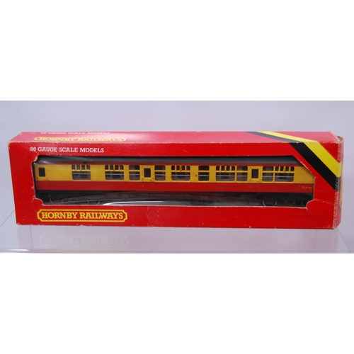 278 - Group of Hornby OO gauge scale models to include R.929 BR coach brake second, R.430 57 brake 3rd, R2... 