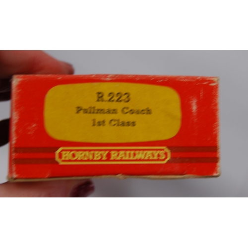 278 - Group of Hornby OO gauge scale models to include R.929 BR coach brake second, R.430 57 brake 3rd, R2... 