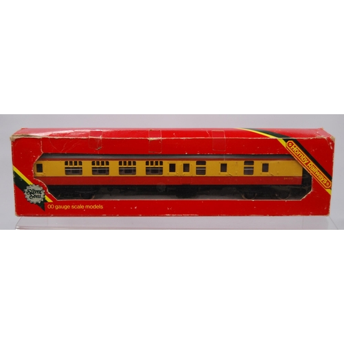 278 - Group of Hornby OO gauge scale models to include R.929 BR coach brake second, R.430 57 brake 3rd, R2... 