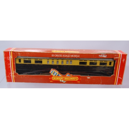 278 - Group of Hornby OO gauge scale models to include R.929 BR coach brake second, R.430 57 brake 3rd, R2... 