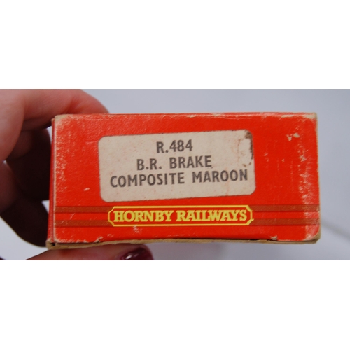 278 - Group of Hornby OO gauge scale models to include R.929 BR coach brake second, R.430 57 brake 3rd, R2... 