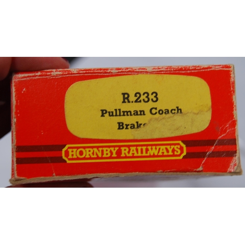 279 - Group of Hornby OO gauge scale models to include R.229 Lucille Pullman car, R.233 Pullman coach brak... 