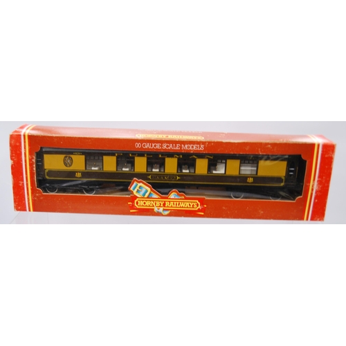 279 - Group of Hornby OO gauge scale models to include R.229 Lucille Pullman car, R.233 Pullman coach brak... 