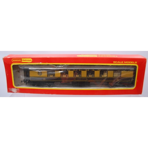 279 - Group of Hornby OO gauge scale models to include R.229 Lucille Pullman car, R.233 Pullman coach brak... 