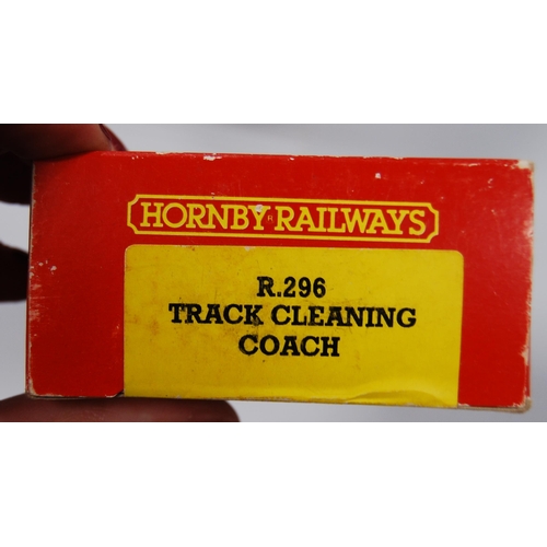 280 - Group of Hornby OO gauge wagons, van and tender to include R.222 Kelloggs closed van, R.227 Shell ta... 