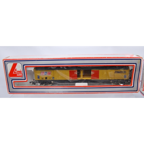 284 - Group of Lima OO gauge coaches to include 205154W, 205153W, 20152, 30 5327, 30 5303, and 303204W, bo... 