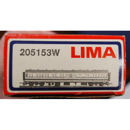 284 - Group of Lima OO gauge coaches to include 205154W, 205153W, 20152, 30 5327, 30 5303, and 303204W, bo... 