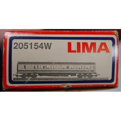 284 - Group of Lima OO gauge coaches to include 205154W, 205153W, 20152, 30 5327, 30 5303, and 303204W, bo... 