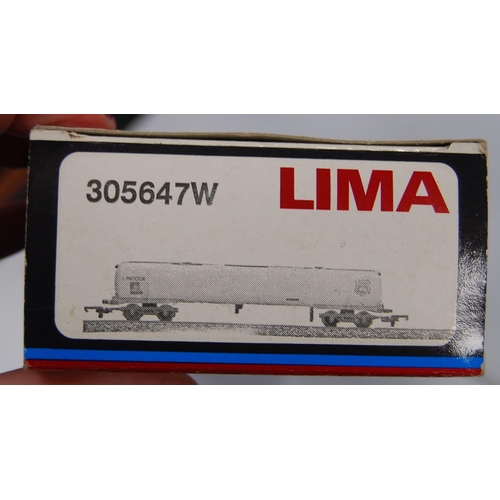 285 - Group of Lima OO gauge coaches and tenders to include 30 5326, 305647W, 302913W, 305659W, 305663W, 3... 