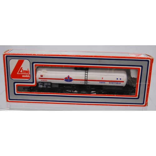 285 - Group of Lima OO gauge coaches and tenders to include 30 5326, 305647W, 302913W, 305659W, 305663W, 3... 