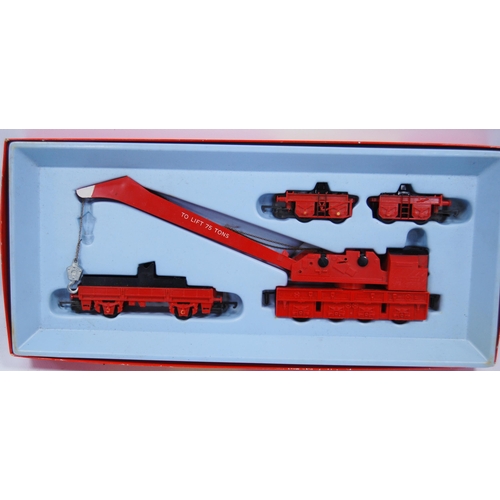 286 - Group of Hornby and Tri-ang OO gauge scale models and wagons to include R.739 breakdown 75 ton crane... 